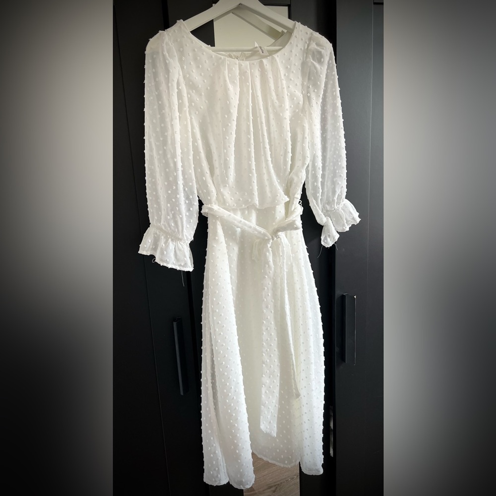 NY Collection White Midi Dress. Size S.